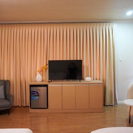 Honey Suite Room Inside Bee Cafe Cebu At Ayala Area Exterior photo